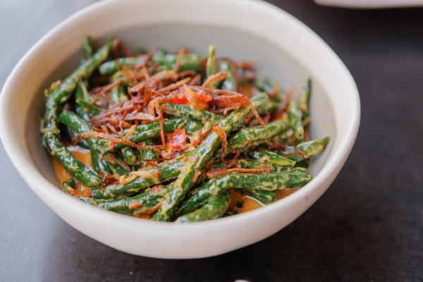 Stir fry green beans with chilli candlenut, kaffir lime & coconut milk GF (Vegan)
